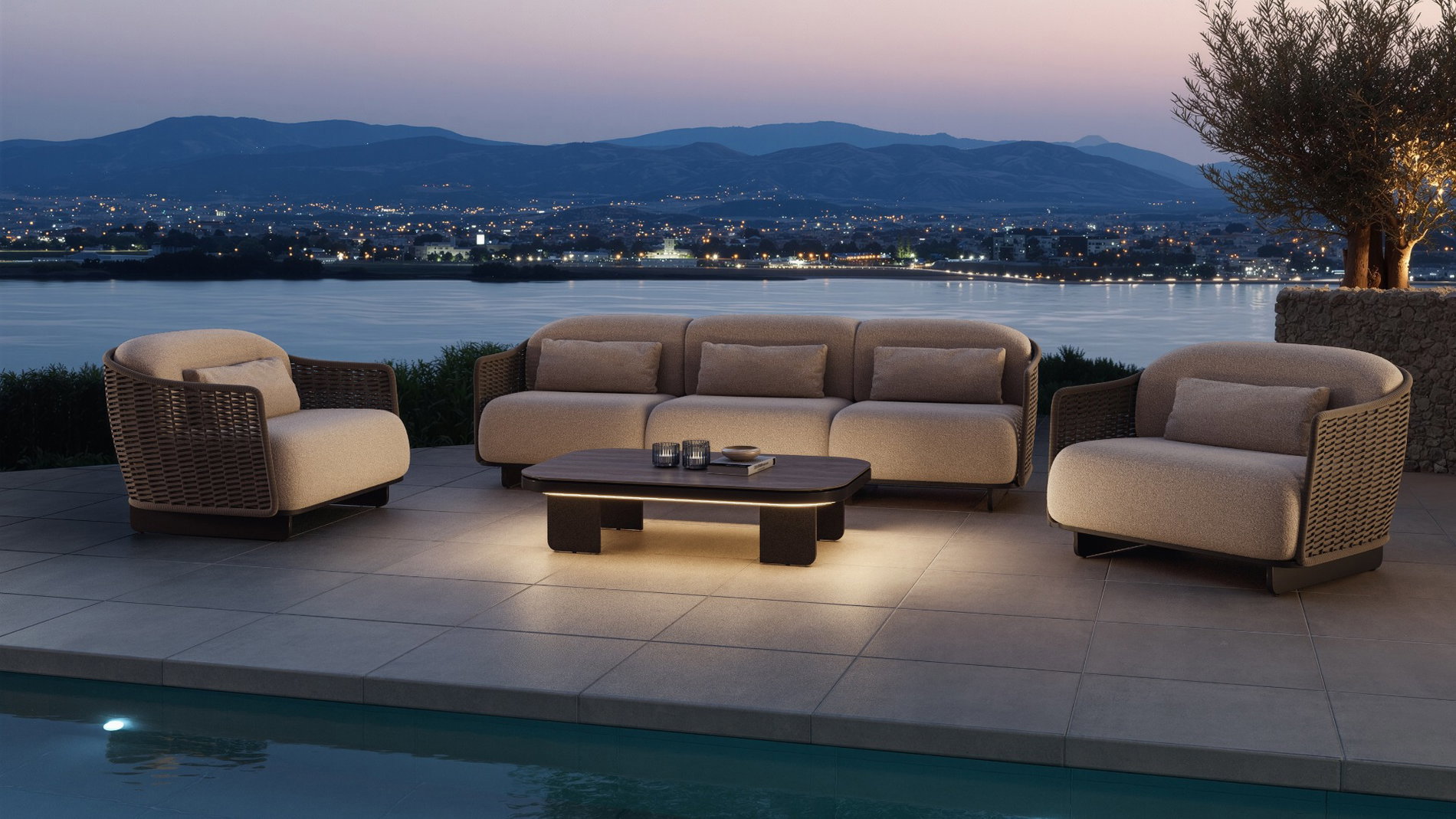 CLARACAS LOUNGE